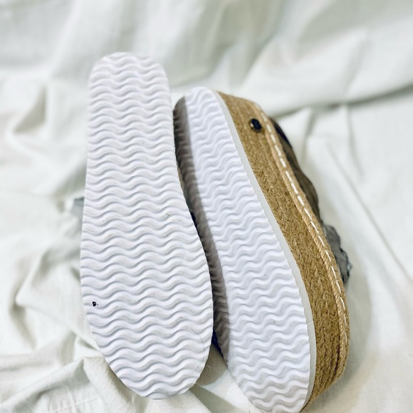 Espadrilles - Picture 10 of 11